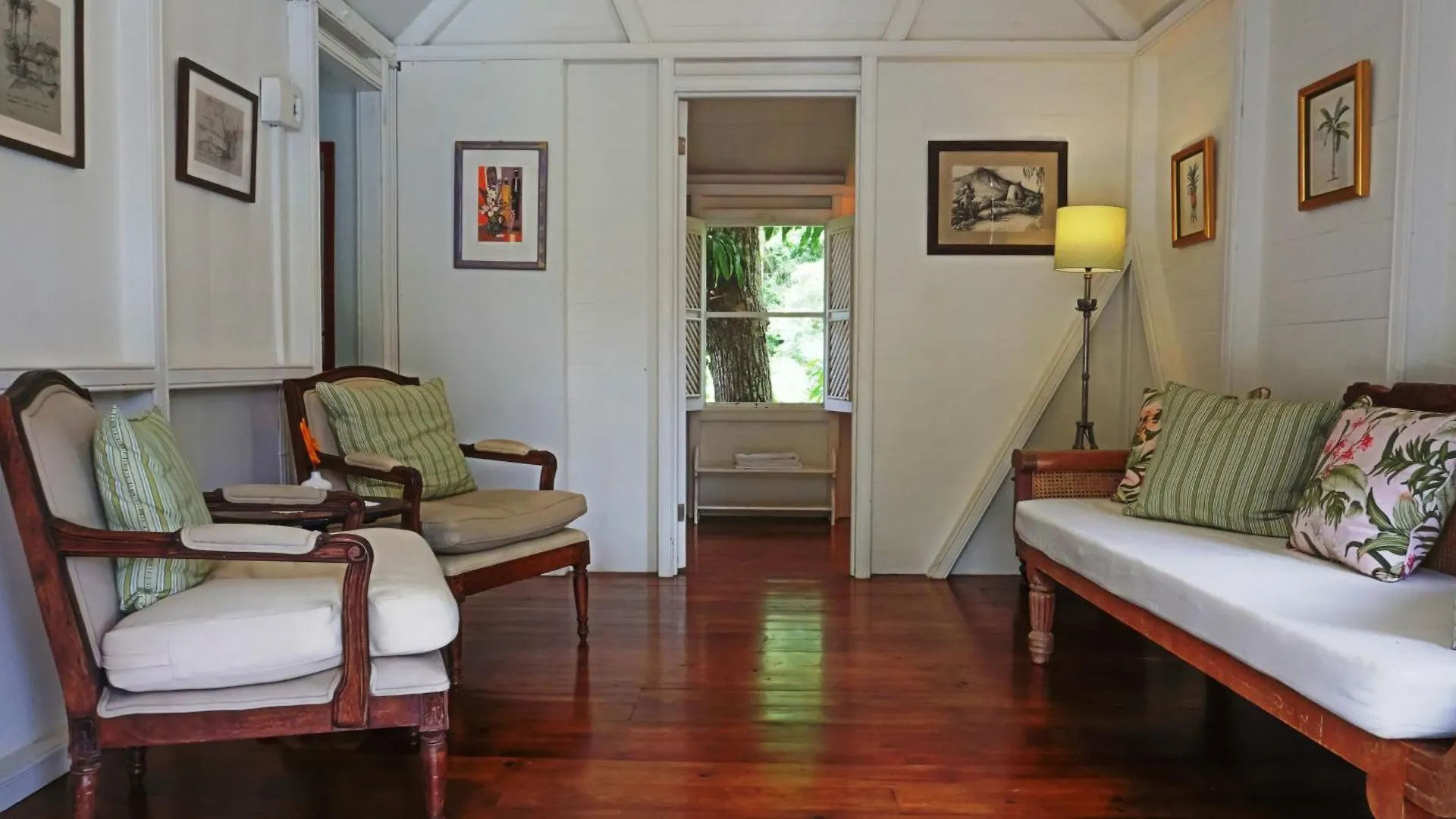 The Hermitage Inn Nevis Hotel